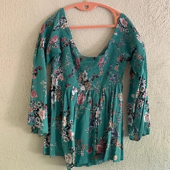 Torrid Green Floral Smocked Off Shoulder Wise SleeveTop Size 1X - Picture 6 of 6